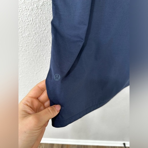 lululemon Fundamental V-Neck T-Shirt Size M - Picture 9 of 11